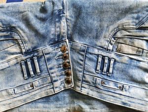 Stylish High-Waisted Jeans