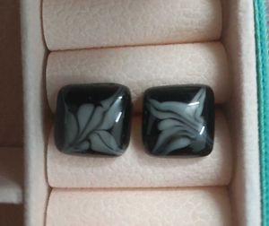Set of 2 stud earrings