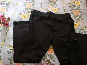 Women&#39;s Black Jeegins Pants