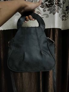 Stylish Handbag with Shoulder Strap