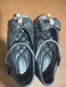 Cute Girls' Black Flats