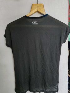 Black Gray 🖤 🩶 Under Armour Sports Tshirt