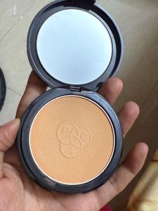 Lakme Sun Expert &amp; PAC Matte Touch Powder
