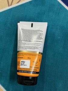 Dr Sheth’s Ceramide &amp; Vitamin-c sunscreen