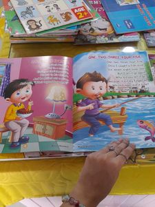 English &amp; Hindi Rhymes Book Combo