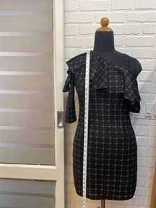 Chic One-Shoulder Dress