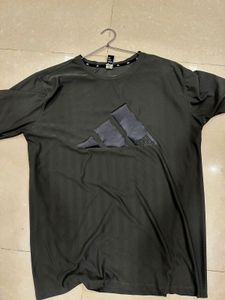 Adidas T-Shirt