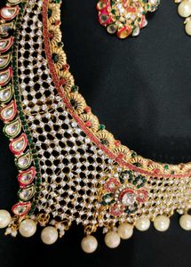 Gorgeous Kundan Jewelry Set