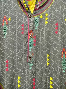 Grey Kurti with Vibrant Accents! 💕