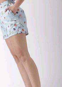 Woman Blue Printed Shorts