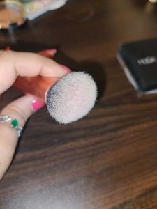 HUDA BEAUTY &amp; RT Brush