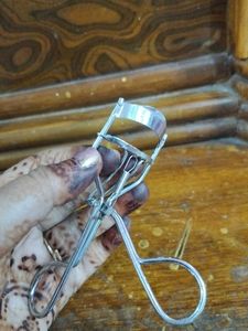 Eyelash Curler - Beauty Tool