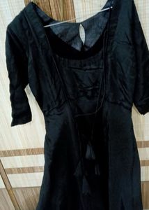 Beautiful New Untouch Crepe Suit