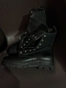 Black Boots