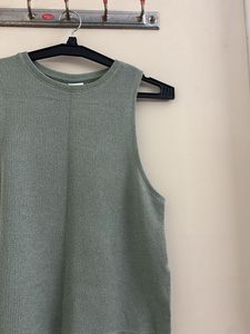 H&amp;M KNITTED NO-SLEEVE TOP 5