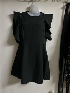 Chic Black Ruffle Sleeve Dress