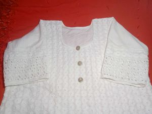 Elegant White Embroidered Kurta