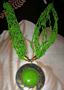 Neckpiece