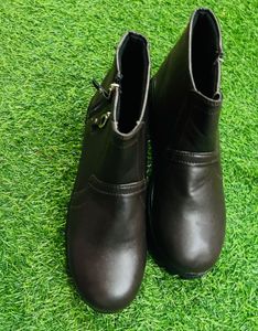 brown 🥾 boots brand new unused