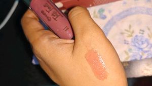 Mars Fuji Gum Lip Gloss