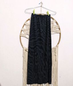 Striped Skirt With A Side Slit (dark Blue)