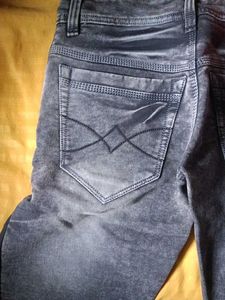 Want To Sell My Jeans Pant Rs 800