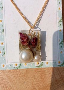 Pearl &amp; Dried Floral Resin Pendant