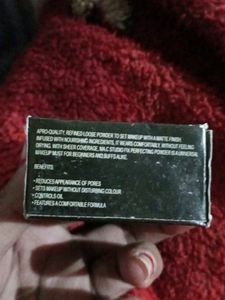 Compact Loose Powder With 1 Gift Free