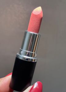 Mac Maximal Matte Lipstick :- Sweet Deal