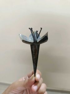 Silver Dhutra Phool