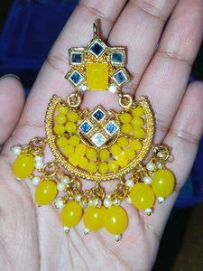 Yellow 💛 Kundan Necklace