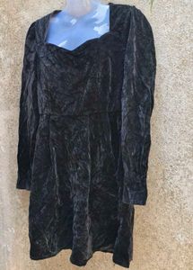 15.29.12 SEXY BLACK VELVET DRESS
