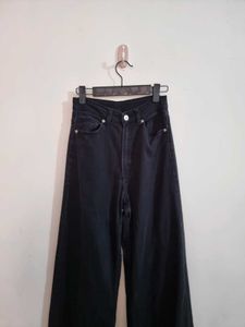 H&amp;M Ladies Jean