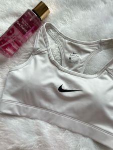 Nike Sports Bra ( Like New) Padded