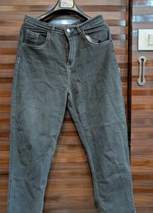 Straight Fir Jeans.