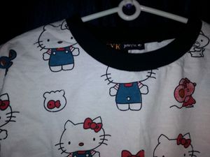 WHITE COLOUR CUTE CROP TOP