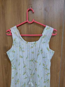 Sleeveless Long Kurta