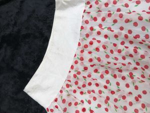 Apple Print White Skirt