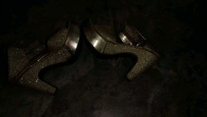 Sparkly Platform Heels ✨️🦢