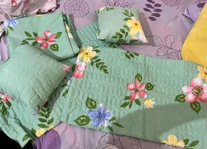 Double Bedsheet Set With Cushions