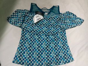 COLD SHOULDER TOP