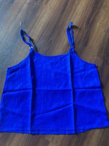 Globus Brand new L size top