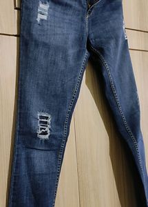 Kraus Ripped Jeans