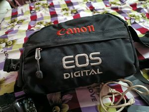 Professional Canon D 550 Canera