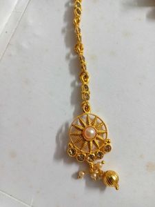 Elegant Gold-Tone Necklace Set