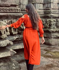 Chic Red Cold Shoulder Dress