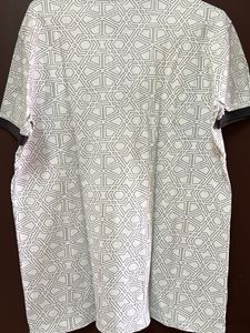 Which T-shirt From United Colors Of Benetton