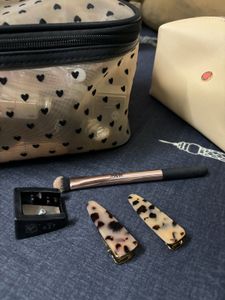 set of eyeshadow brush, clips, sharpner