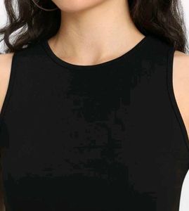 Black Sleeveless Crop Top