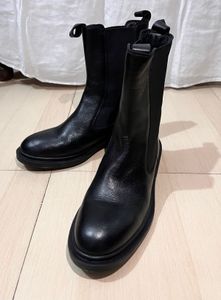 Black Leather Chelsea Boots